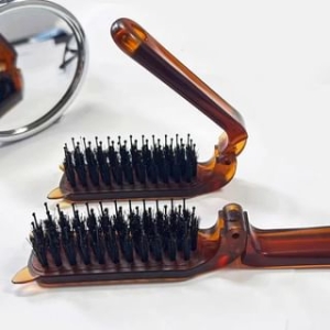 Showroom - Foldable Hair Brush