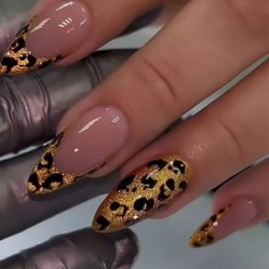 Fainie - Leopard Print Press On Nail