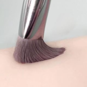 Queenrin - Angled Triangle Concealer Makeup Brush