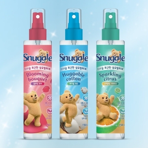 Snuggle Fabric Refresher 150mL (Huggable Cotton/Sparkling Citrus/Blooming Bouquet)