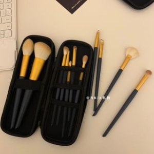 Cheleondie - Travel Makeup Brush Case