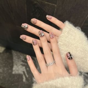 eovda - Heart Rhinestone Plaid Press On Nail