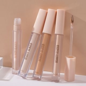 Long-Lasting Lightweight Liquid Concealer